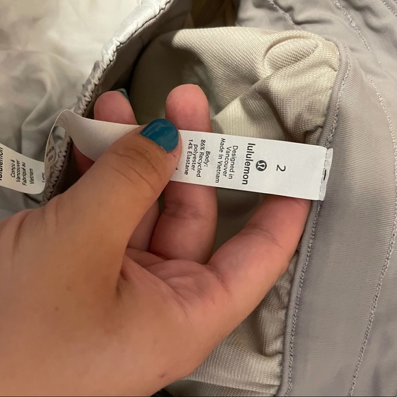 NWOT Lululemon Diamond Dye Tracker Shorts Size 2 - Picture 8 of 12